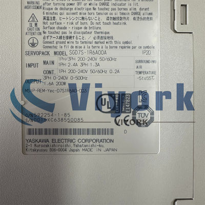 Yaskawa SGD7S-1R6A00A 200W Industrial Servo Drives 2.4AMP Servo Drive NEW